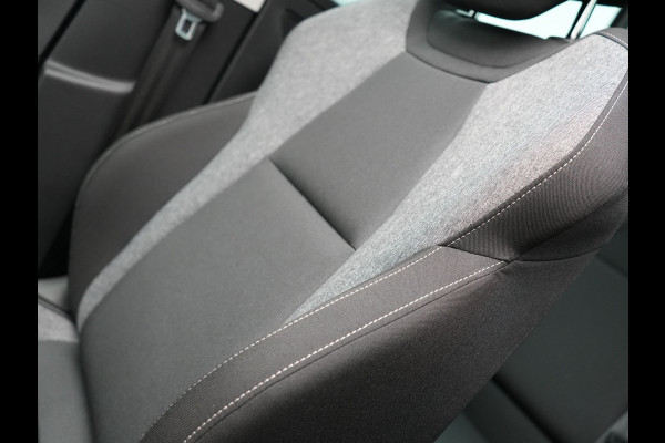 Škoda Karoq 1.5 TSI ACT Style 150pk DSG | Panodak | Trekhaak af Fabriek | Adaptive Cruise | Camera | Virtual | Apple Carplay | Sportstoelen Verwarm | 17"L.M | Keyless |