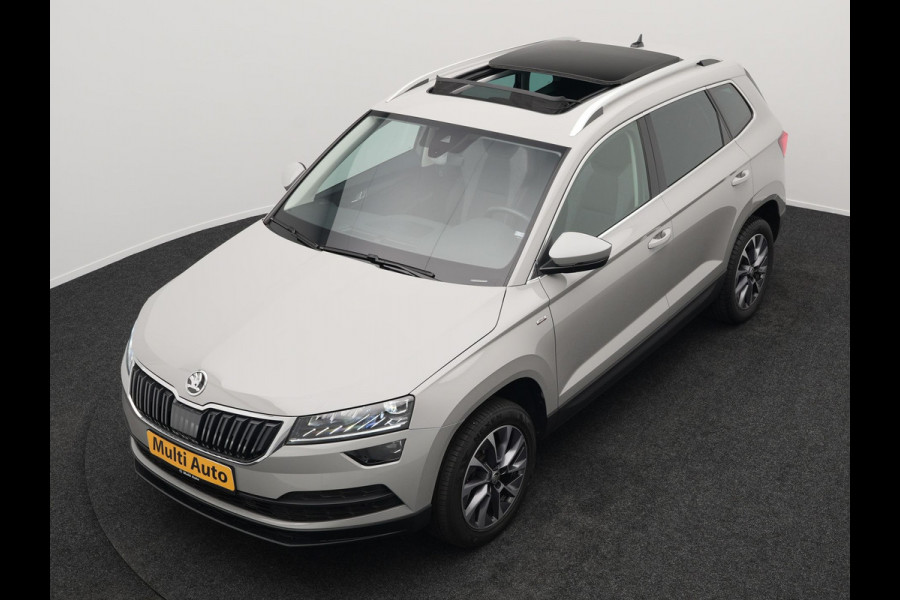 Škoda Karoq 1.5 TSI ACT Style 150pk DSG | Panodak | Trekhaak af Fabriek | Adaptive Cruise | Camera | Virtual | Apple Carplay | Sportstoelen Verwarm | 17"L.M | Keyless |
