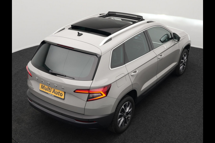 Škoda Karoq 1.5 TSI ACT Style 150pk DSG | Panodak | Trekhaak af Fabriek | Adaptive Cruise | Camera | Virtual | Apple Carplay | Sportstoelen Verwarm | 17"L.M | Keyless |