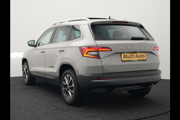 Škoda Karoq 1.5 TSI ACT Style 150pk DSG | Panodak | Trekhaak af Fabriek | Adaptive Cruise | Camera | Virtual | Apple Carplay | Sportstoelen Verwarm | 17"L.M | Keyless |