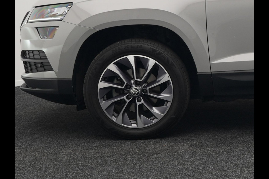 Škoda Karoq 1.5 TSI ACT Style 150pk DSG | Panodak | Trekhaak af Fabriek | Adaptive Cruise | Camera | Virtual | Apple Carplay | Sportstoelen Verwarm | 17"L.M | Keyless |