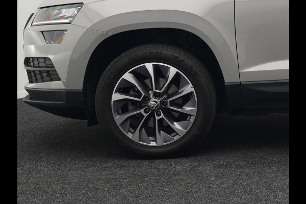 Škoda Karoq 1.5 TSI ACT Style 150pk DSG | Panodak | Trekhaak af Fabriek | Adaptive Cruise | Camera | Virtual | Apple Carplay | Sportstoelen Verwarm | 17"L.M | Keyless |