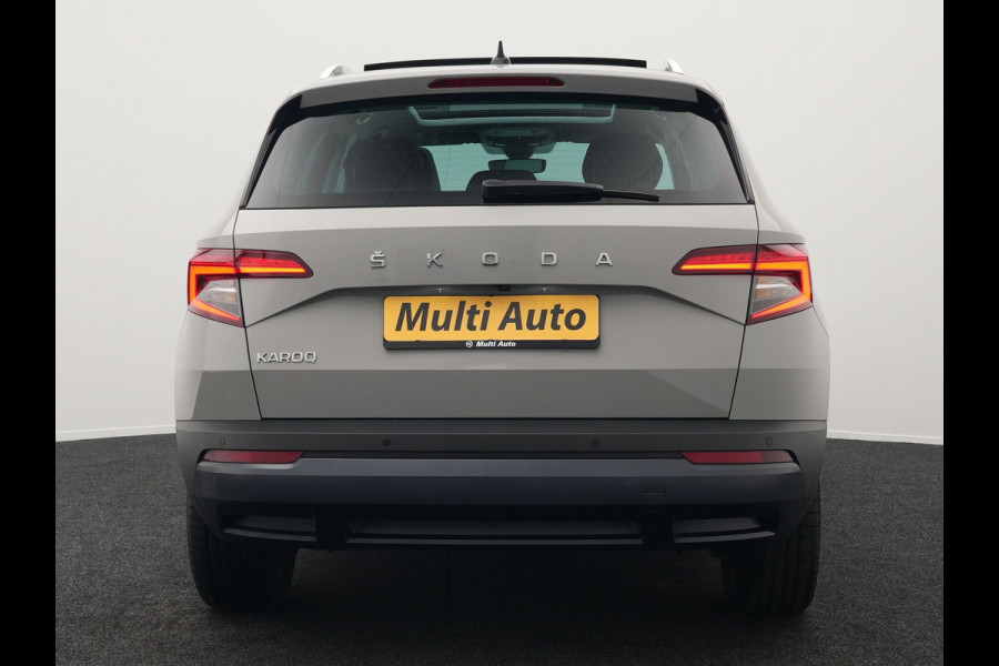 Škoda Karoq 1.5 TSI ACT Style 150pk DSG | Panodak | Trekhaak af Fabriek | Adaptive Cruise | Camera | Virtual | Apple Carplay | Sportstoelen Verwarm | 17"L.M | Keyless |