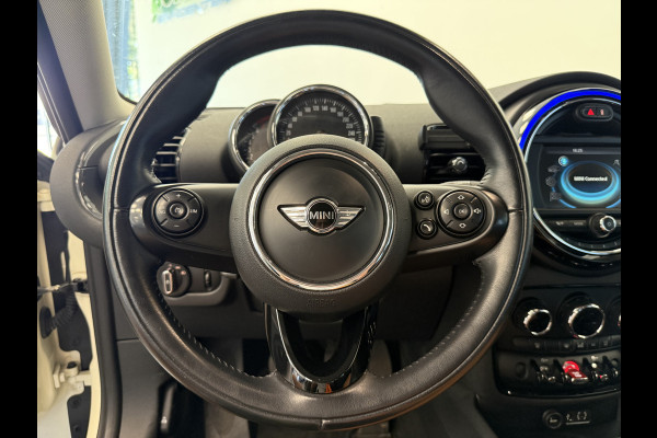 MINI Clubman 1.5 Cooper Pepper Serious Business Navigatie Full-led ClimateControl