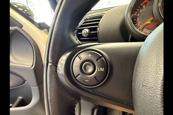 MINI Clubman 1.5 Cooper Pepper Serious Business Navigatie Full-led ClimateControl