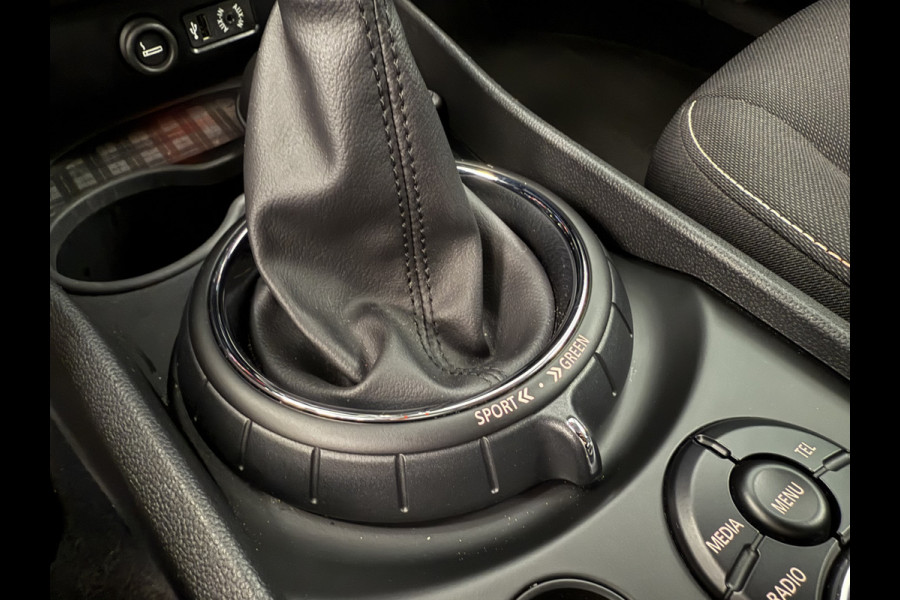 MINI Clubman 1.5 Cooper Pepper Serious Business Navigatie Full-led ClimateControl