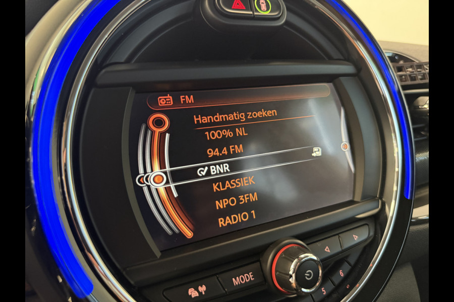 MINI Clubman 1.5 Cooper Pepper Serious Business Navigatie Full-led ClimateControl