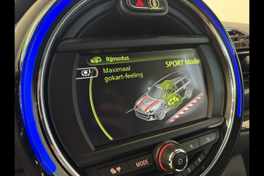 MINI Clubman 1.5 Cooper Pepper Serious Business Navigatie Full-led ClimateControl