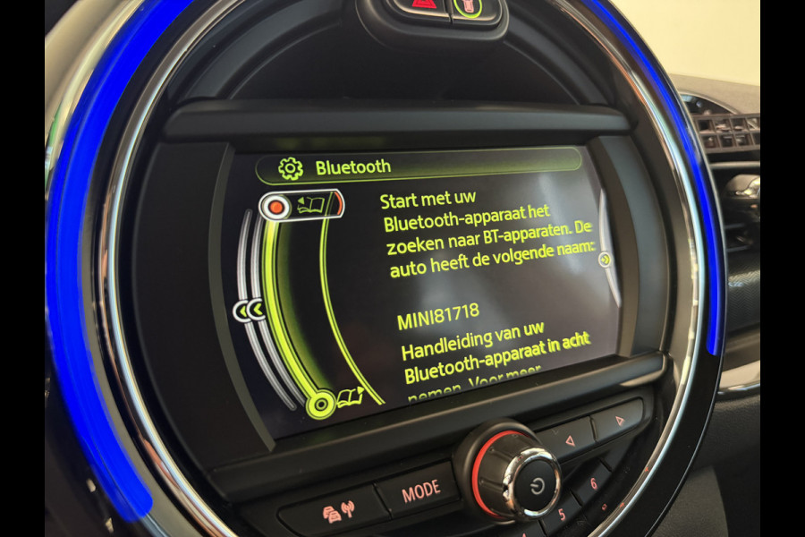 MINI Clubman 1.5 Cooper Pepper Serious Business Navigatie Full-led ClimateControl