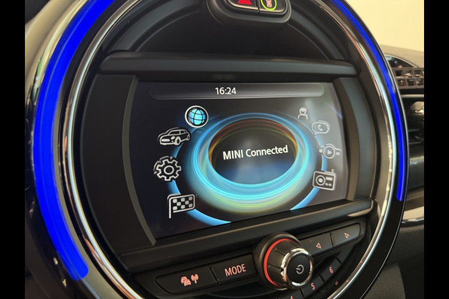MINI Clubman 1.5 Cooper Pepper Serious Business Navigatie Full-led ClimateControl