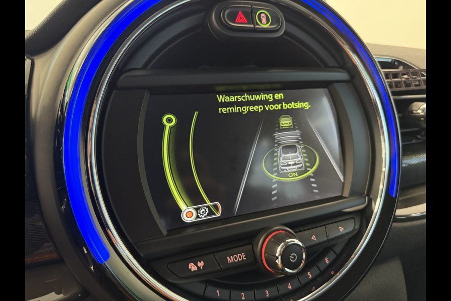 MINI Clubman 1.5 Cooper Pepper Serious Business Navigatie Full-led ClimateControl