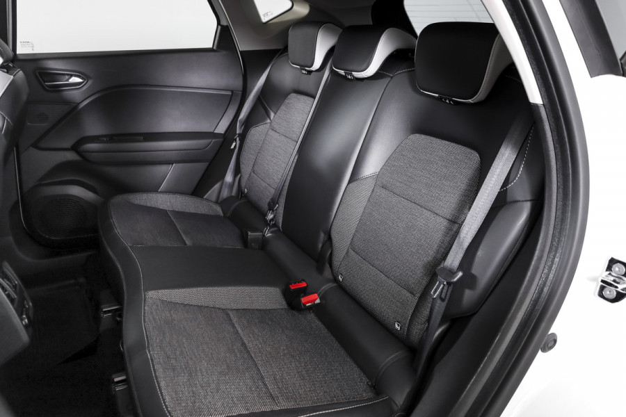Renault Captur 1.3 TCe 140 PK Intens - Automaat | Cruise | PDC | 360 Camera | App. Connect | ECC | Multi-Sense | LM 18" |