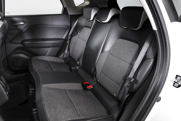 Renault Captur 1.3 TCe 140 PK Intens - Automaat | Cruise | PDC | 360 Camera | App. Connect | ECC | Multi-Sense | LM 18" |