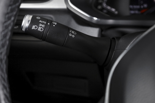 Renault Captur 1.3 TCe 140 PK Intens - Automaat | Cruise | PDC | 360 Camera | App. Connect | ECC | Multi-Sense | LM 18" |