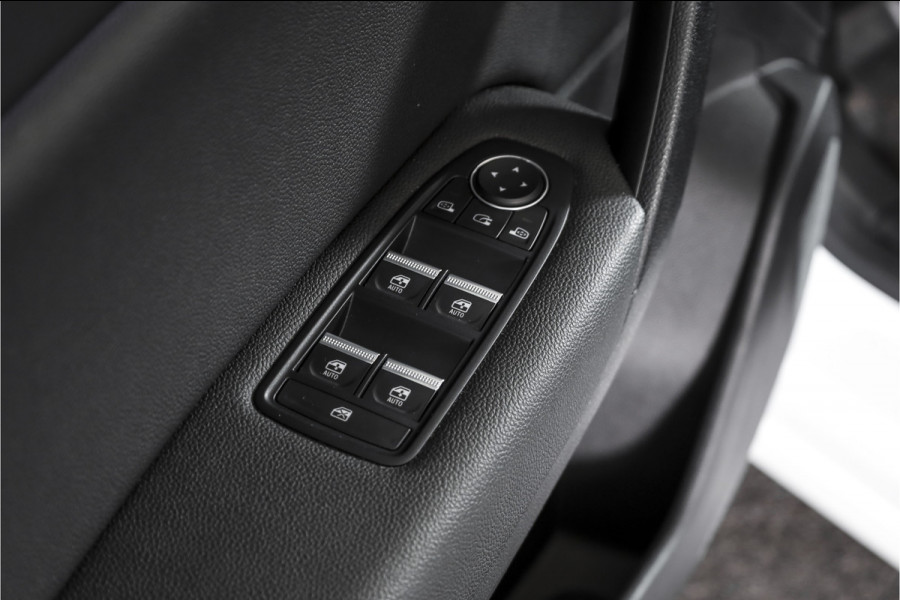 Renault Captur 1.3 TCe 140 PK Intens - Automaat | Cruise | PDC | 360 Camera | App. Connect | ECC | Multi-Sense | LM 18" |