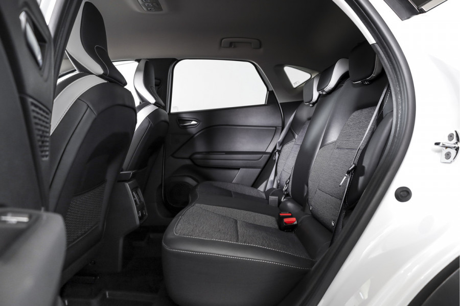 Renault Captur 1.3 TCe 140 PK Intens - Automaat | Cruise | PDC | 360 Camera | App. Connect | ECC | Multi-Sense | LM 18" |