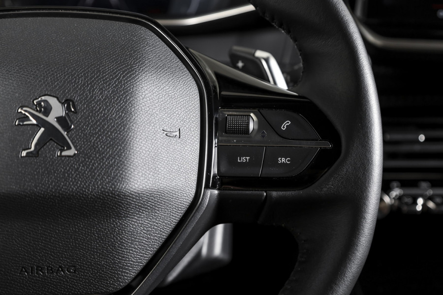 Peugeot 2008 1.2 PureTech Allure Pack 130 PK - Automaat | Dig. Cockpit | PDC | Camera | NAV + App, Connect | ECC | DAB | LM 17" |