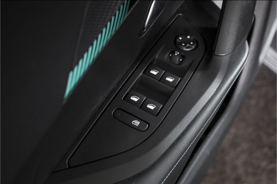 Peugeot 2008 1.2 PureTech Allure Pack 130 PK - Automaat | Dig. Cockpit | PDC | Camera | NAV + App, Connect | ECC | DAB | LM 17" |
