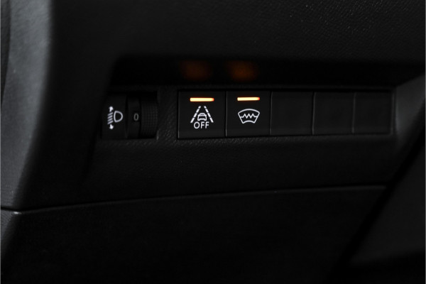 Peugeot 2008 1.2 PureTech Allure Pack 130 PK - Automaat | Dig. Cockpit | PDC | Camera | NAV + App, Connect | ECC | DAB | LM 17" |