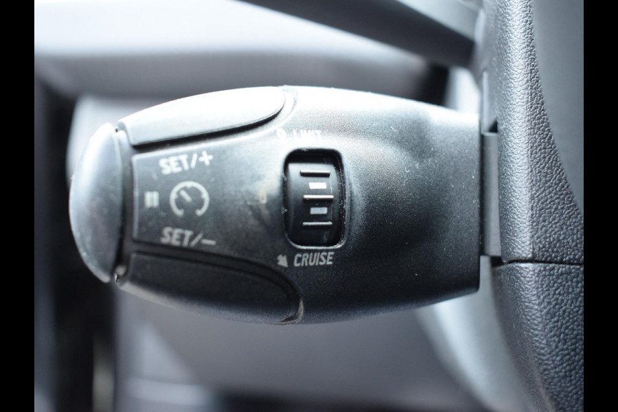 Peugeot 2008 1.2 PureTech GT-line PANORAMA DAK | NAVI & CARPLAY | ACHTERUITRIJCAMERA | E.C.C. |