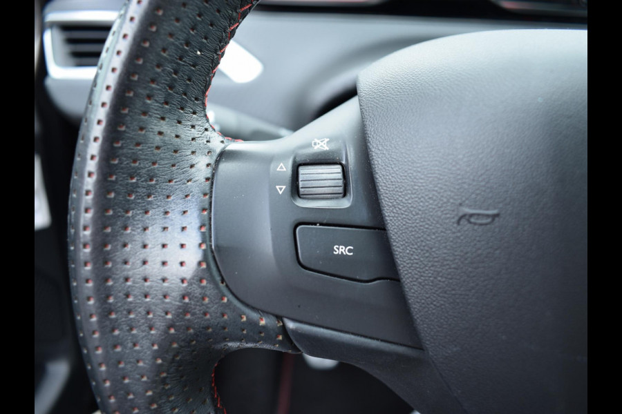 Peugeot 2008 1.2 PureTech GT-line PANORAMA DAK | NAVI & CARPLAY | ACHTERUITRIJCAMERA | E.C.C. |