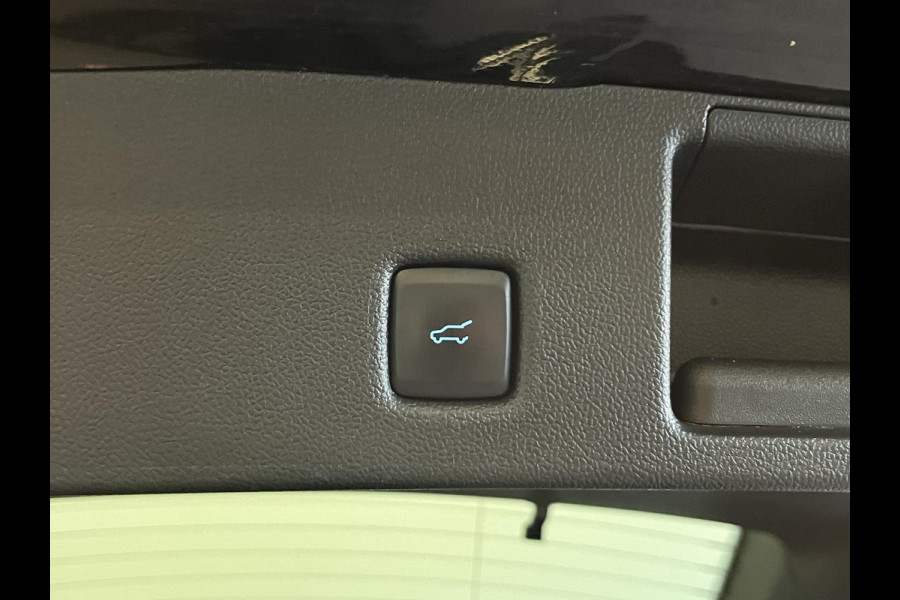 Ford Kuga 2.5 224pk Automaat PHEV ST-Line Adaptieve cruise control Parkeersensoren Navigatie LED Climate control