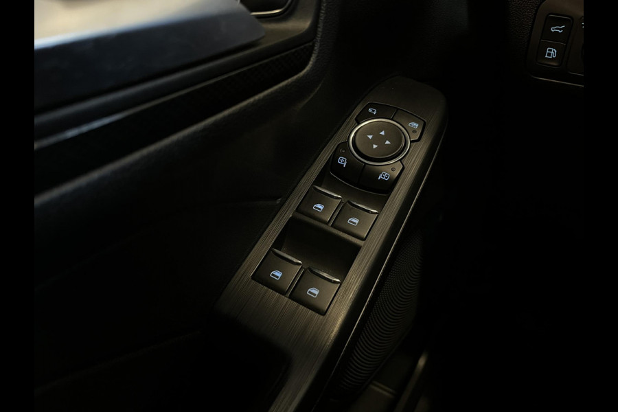Ford Kuga 2.5 224pk Automaat PHEV ST-Line Adaptieve cruise control Parkeersensoren Navigatie LED Climate control
