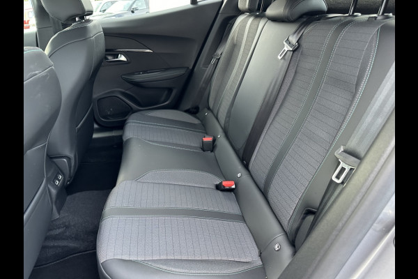 Peugeot e-2008 EV Allure Pack 50 kWh | Trekhaak | Carplay |