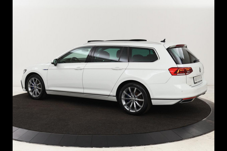 Volkswagen Passat Variant 1.4 TSI PHEV GTE Business | Panoramadak | Massage | Stoelverwarming | Adaptive cruise | Camera | Elektrische achterklep