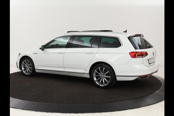 Volkswagen Passat Variant 1.4 TSI PHEV GTE Business | Panoramadak | Massage | Stoelverwarming | Adaptive cruise | Camera | Elektrische achterklep