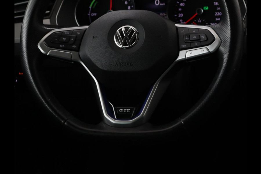 Volkswagen Passat Variant 1.4 TSI PHEV GTE Business | Panoramadak | Massage | Stoelverwarming | Adaptive cruise | Camera | Elektrische achterklep