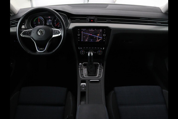Volkswagen Passat Variant 1.4 TSI PHEV GTE Business | Panoramadak | Massage | Stoelverwarming | Adaptive cruise | Camera | Elektrische achterklep