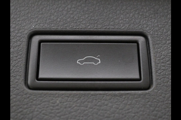 Volkswagen Passat Variant 1.4 TSI PHEV GTE Business | Panoramadak | Massage | Stoelverwarming | Adaptive cruise | Camera | Elektrische achterklep