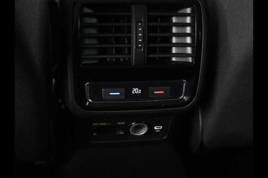Volkswagen Passat Variant 1.4 TSI PHEV GTE Business | Panoramadak | Massage | Stoelverwarming | Adaptive cruise | Camera | Elektrische achterklep