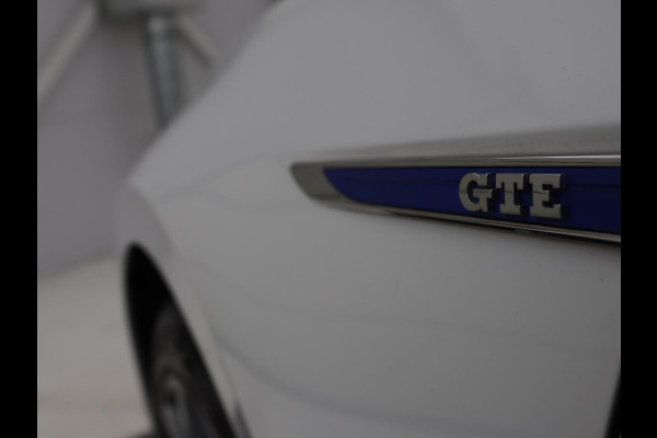 Volkswagen Passat Variant 1.4 TSI PHEV GTE Business | Panoramadak | Massage | Stoelverwarming | Adaptive cruise | Camera | Elektrische achterklep