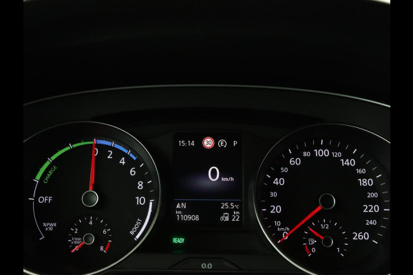 Volkswagen Passat Variant 1.4 TSI PHEV GTE Business | Panoramadak | Massage | Stoelverwarming | Adaptive cruise | Camera | Elektrische achterklep