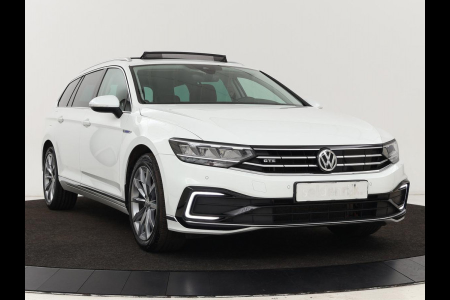Volkswagen Passat Variant 1.4 TSI PHEV GTE Business | Panoramadak | Massage | Stoelverwarming | Adaptive cruise | Camera | Elektrische achterklep