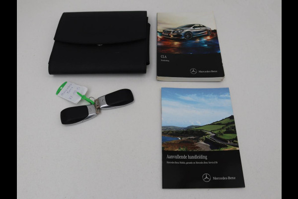 Mercedes-Benz C-Klasse 180 Business Solution AMG | Panoramadak | Leder | Stoelverwarming | Cruise control | 360 Camera | Elektrische achterklep | Carplay | Burmester
