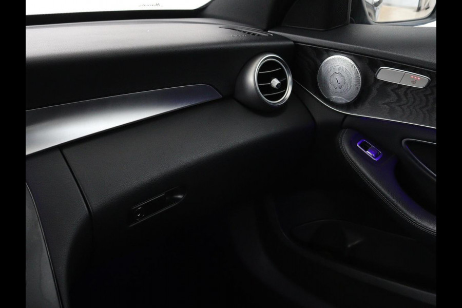 Mercedes-Benz C-Klasse 180 Business Solution AMG | Panoramadak | Leder | Stoelverwarming | Cruise control | 360 Camera | Elektrische achterklep | Carplay | Burmester
