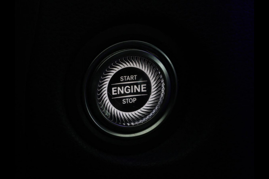 Mercedes-Benz C-Klasse 180 Business Solution AMG | Panoramadak | Leder | Stoelverwarming | Cruise control | 360 Camera | Elektrische achterklep | Carplay | Burmester