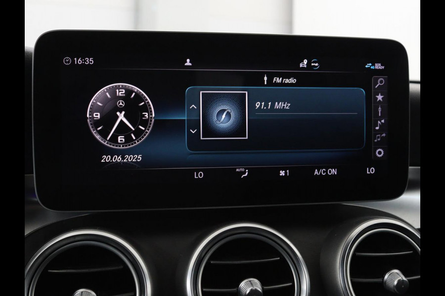 Mercedes-Benz C-Klasse 180 Business Solution AMG | Panoramadak | Leder | Stoelverwarming | Cruise control | 360 Camera | Elektrische achterklep | Carplay | Burmester