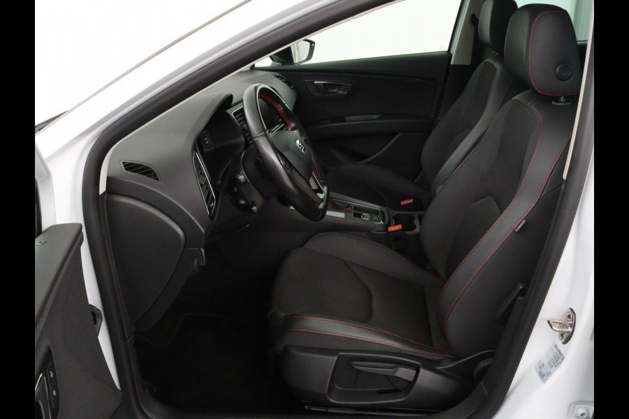 Seat Leon 2.0 TDI FR | Panoramadak | Virtual Cockpit | Maxton | Stoelverwarming | Adaptive cruise | Camera | Carplay | Sfeerverlichting | Full LED