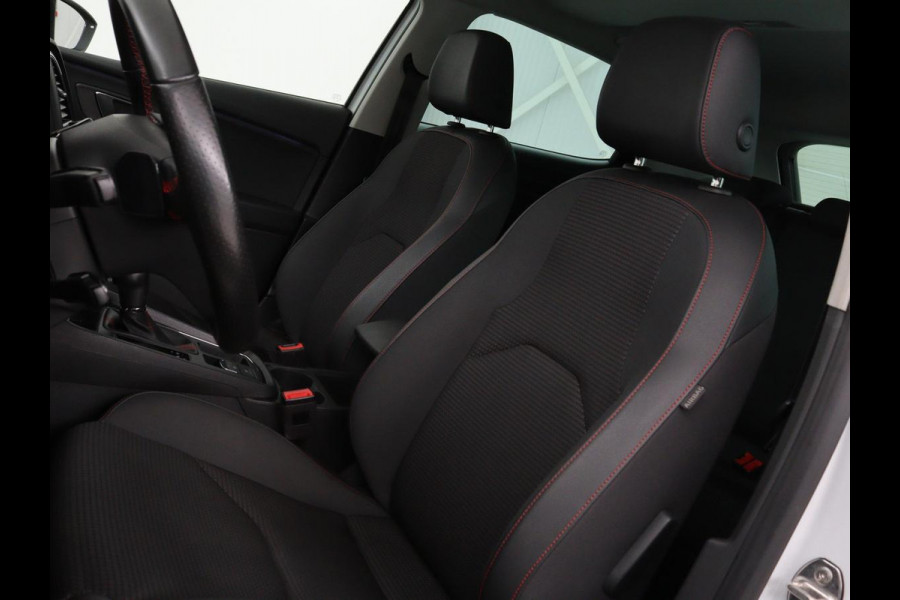 Seat Leon 2.0 TDI FR | Panoramadak | Virtual Cockpit | Maxton | Stoelverwarming | Adaptive cruise | Camera | Carplay | Sfeerverlichting | Full LED