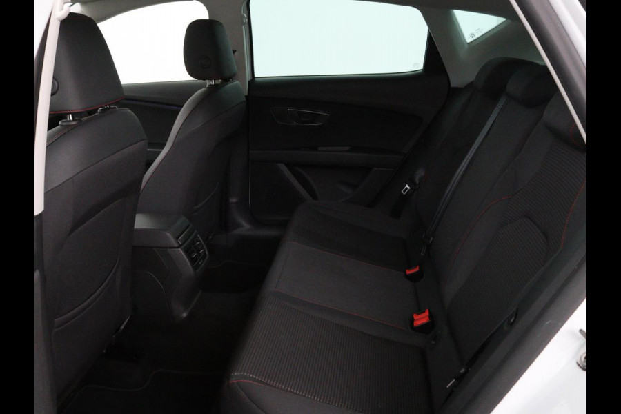 Seat Leon 2.0 TDI FR | Panoramadak | Virtual Cockpit | Maxton | Stoelverwarming | Adaptive cruise | Camera | Carplay | Sfeerverlichting | Full LED