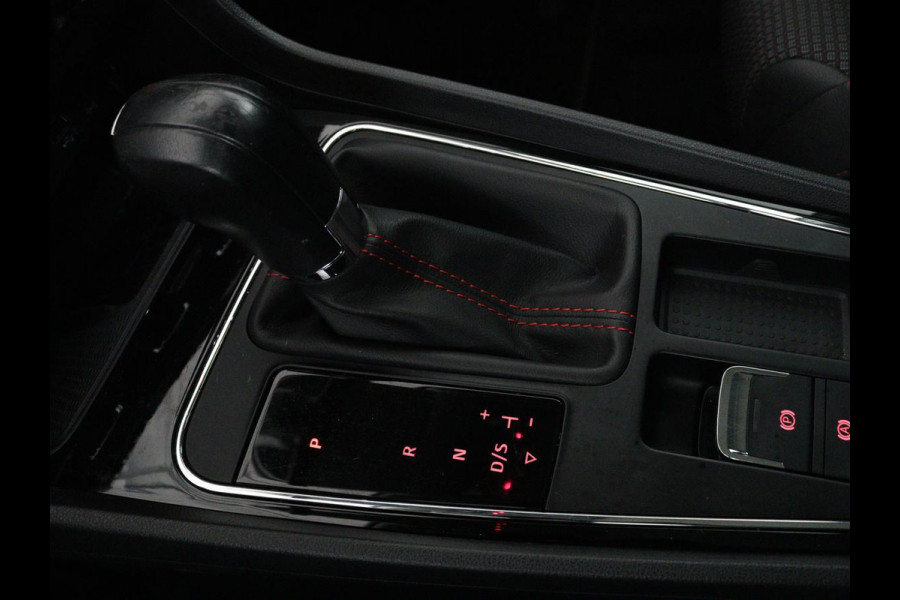 Seat Leon 2.0 TDI FR | Panoramadak | Virtual Cockpit | Maxton | Stoelverwarming | Adaptive cruise | Camera | Carplay | Sfeerverlichting | Full LED