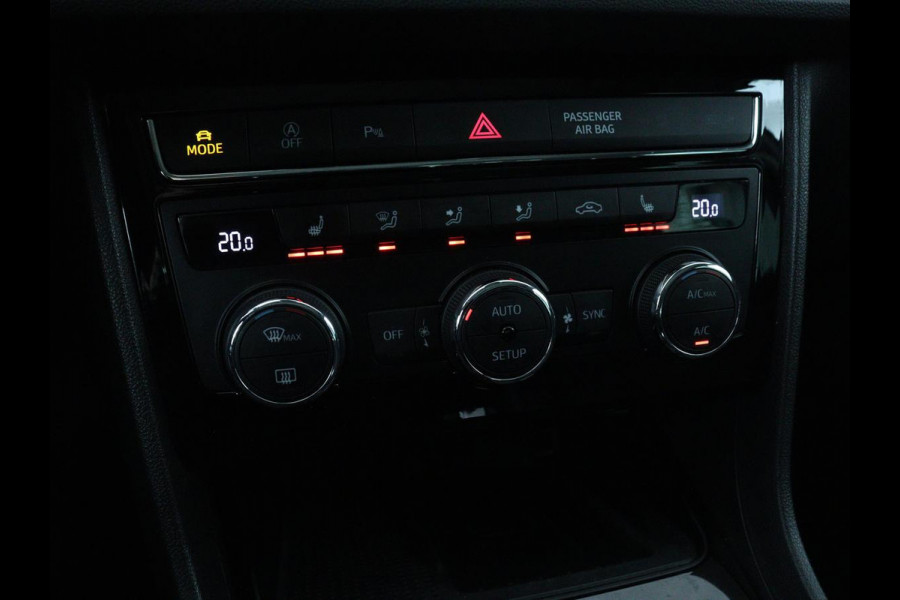 Seat Leon 2.0 TDI FR | Panoramadak | Virtual Cockpit | Maxton | Stoelverwarming | Adaptive cruise | Camera | Carplay | Sfeerverlichting | Full LED