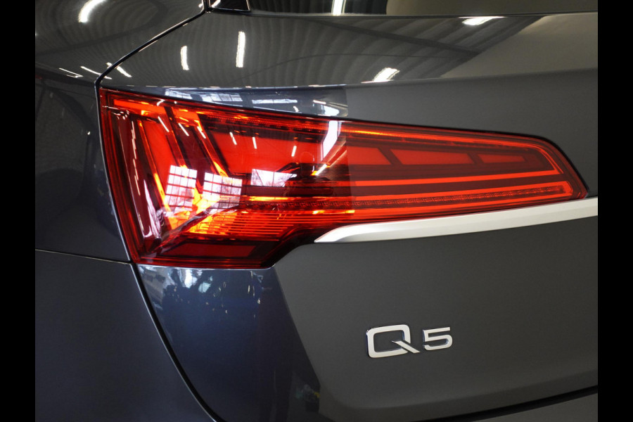 Audi Q5 50 TFSIe PHEV Pro Line Audi Q5 50 TFSI e Pro Line | Navigatie | Apple Carplay/Android Auto | Adaptive Cruise Control | Parkeersensoren | Camera | Elektrische achterklep | LED | Stoelverwarming