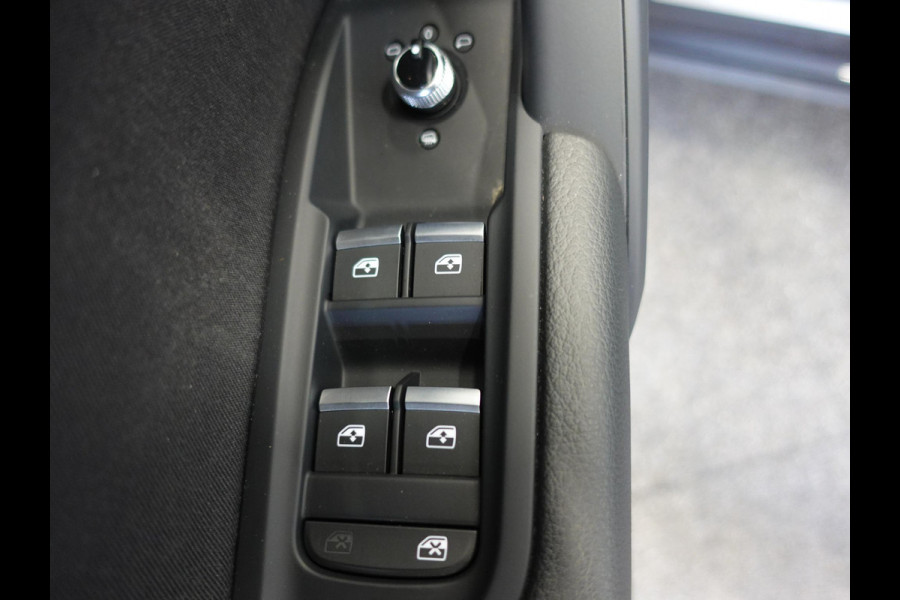 Audi Q5 50 TFSIe PHEV Pro Line Audi Q5 50 TFSI e Pro Line | Navigatie | Apple Carplay/Android Auto | Adaptive Cruise Control | Parkeersensoren | Camera | Elektrische achterklep | LED | Stoelverwarming