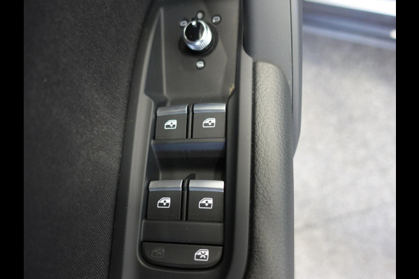 Audi Q5 50 TFSIe PHEV Pro Line Audi Q5 50 TFSI e Pro Line | Navigatie | Apple Carplay/Android Auto | Adaptive Cruise Control | Parkeersensoren | Camera | Elektrische achterklep | LED | Stoelverwarming