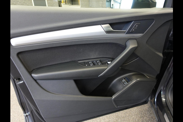 Audi Q5 50 TFSIe PHEV Pro Line Audi Q5 50 TFSI e Pro Line | Navigatie | Apple Carplay/Android Auto | Adaptive Cruise Control | Parkeersensoren | Camera | Elektrische achterklep | LED | Stoelverwarming